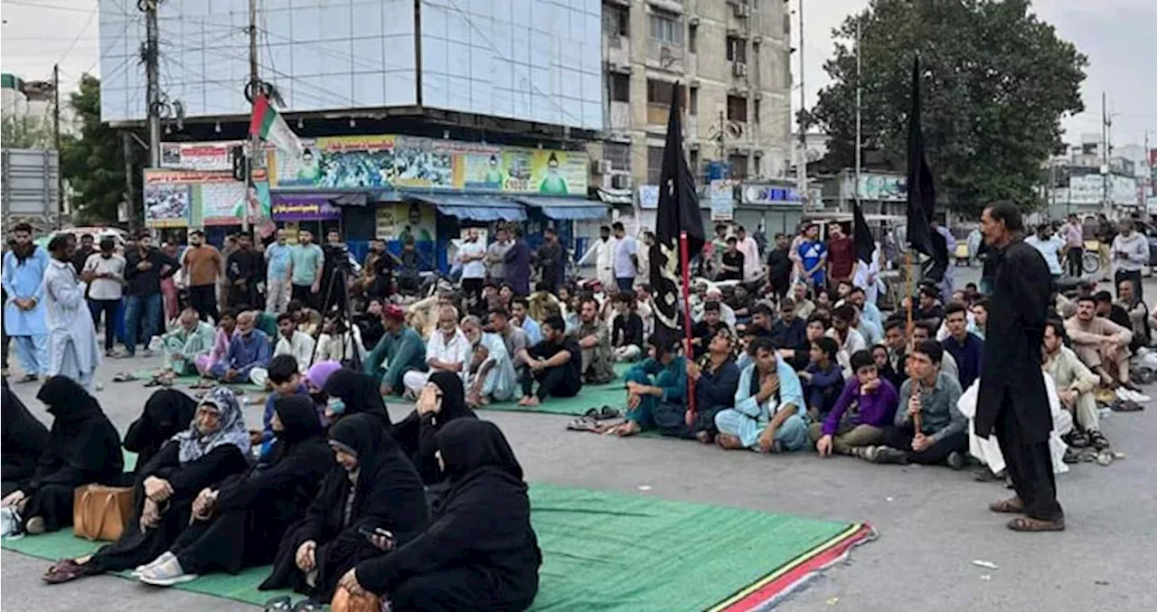 Karachi traffic gridlocked as MWM sit-ins to protest against Parachinar situation