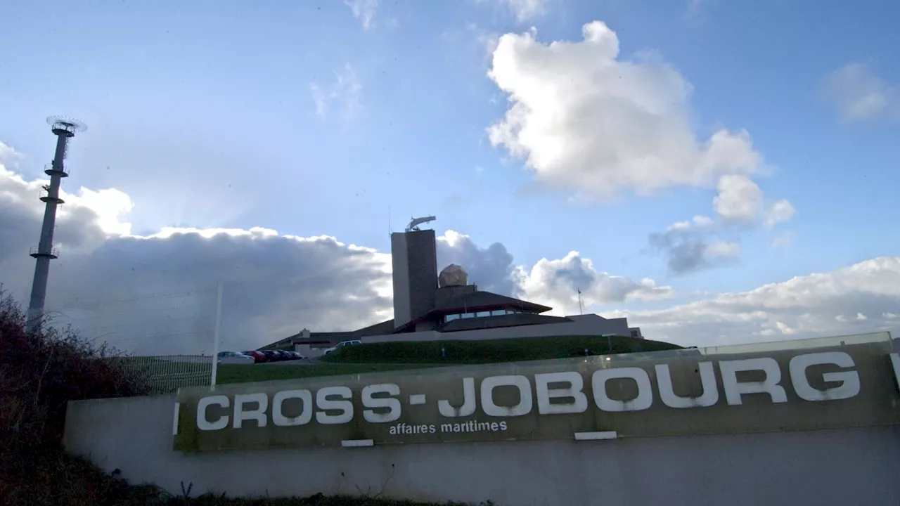 Manche: un navire prend feu au large de Cherbourg-en-Cotentin, l'équipage secouru