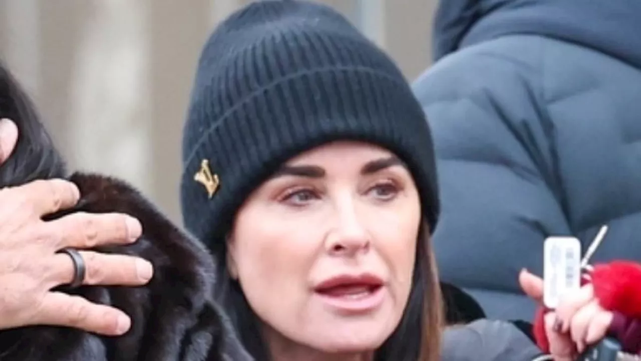 Kyle Richards and ex Mauricio Umansky run into Al Pacino's baby mama during Aspen getaway