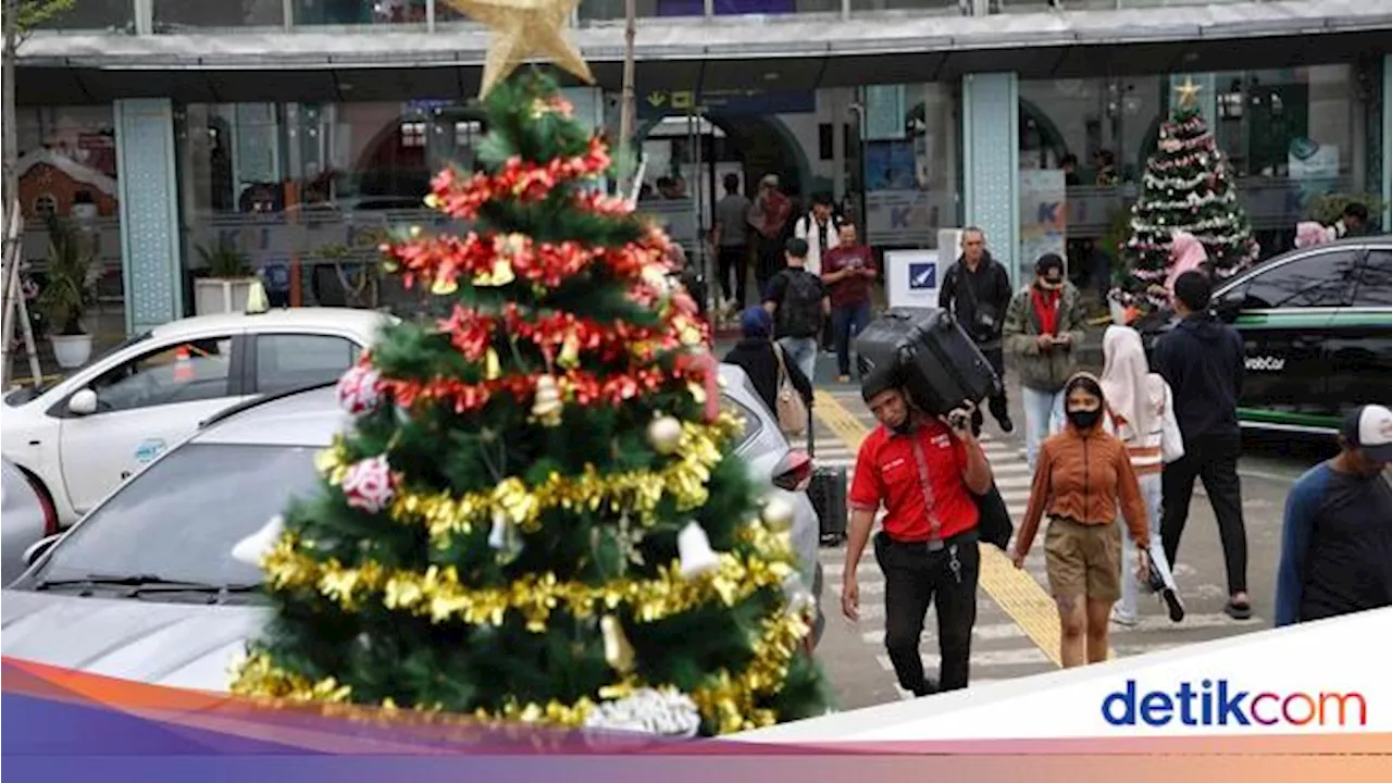 7 Tradisi Perayaan Natal di Indonesia, Daerah Ini Tembakkan Meriam dari Bambu!