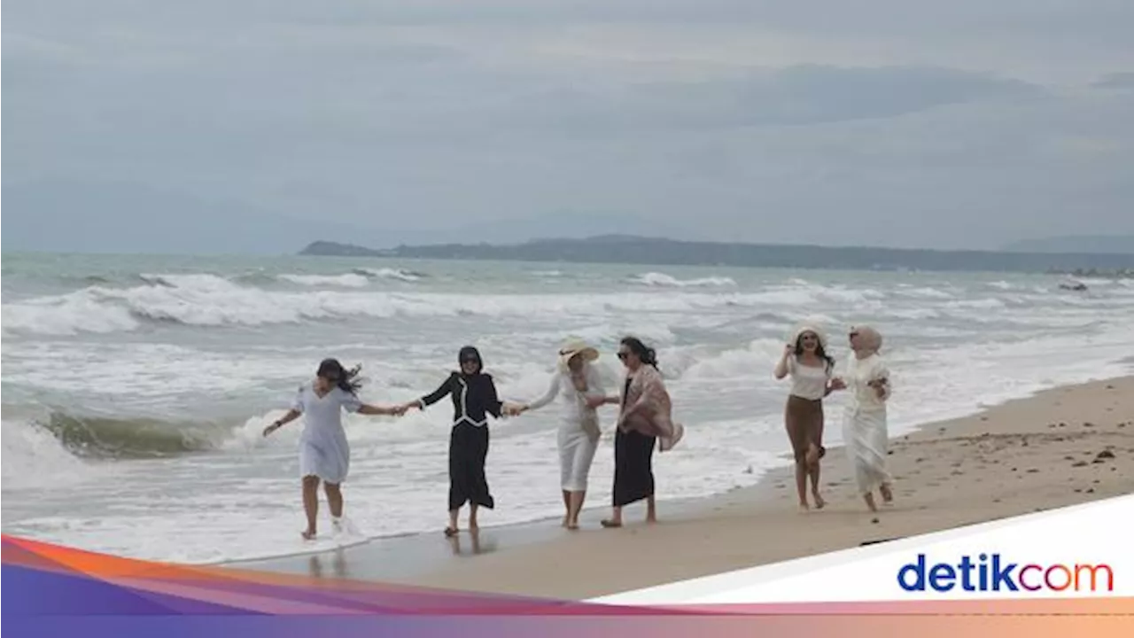 Polisi Imbau Pengelola Pantai di Lampung Perketat Aturan Berenang