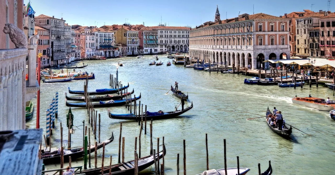 Insulti a studenti napoletani a Venezia: razzismo, omofobia e sessismo