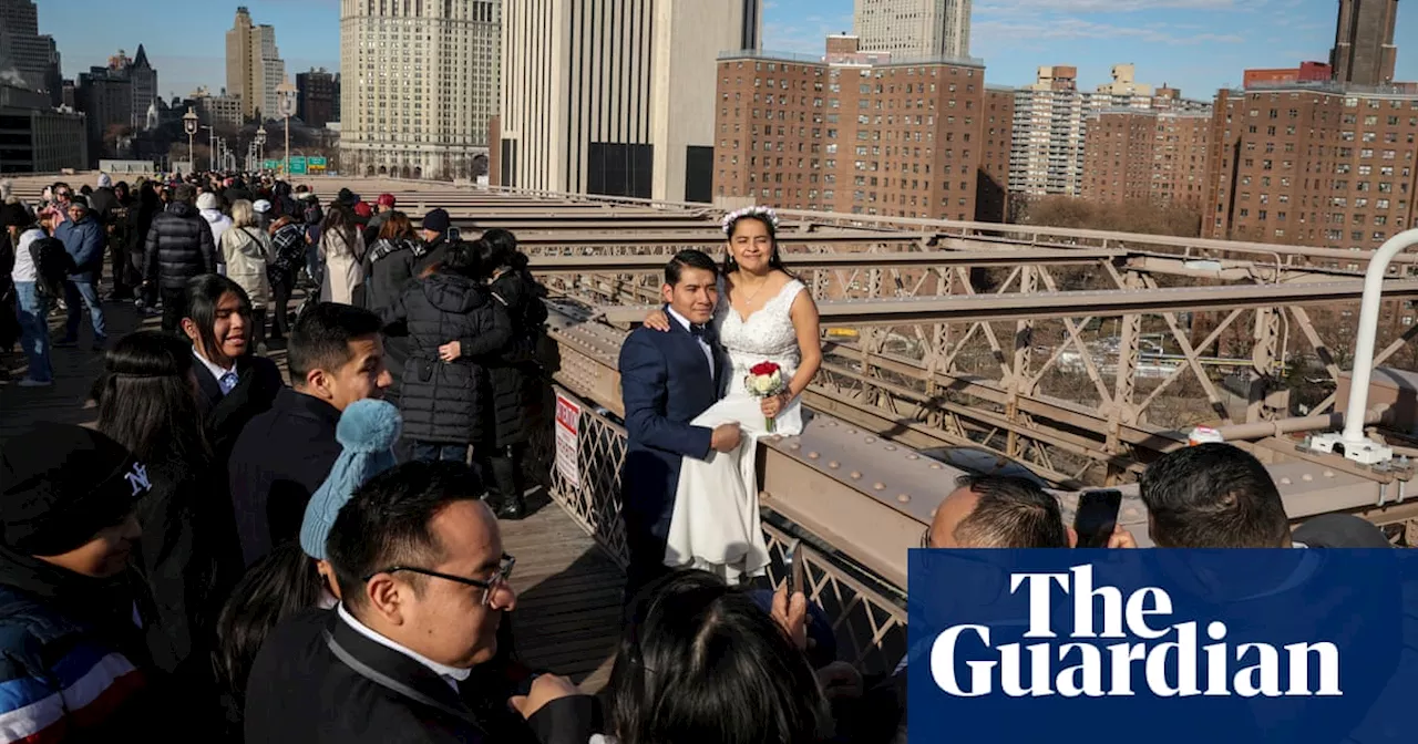 Newlyweds in Brooklyn and mourners in Mexico City: photos of the day