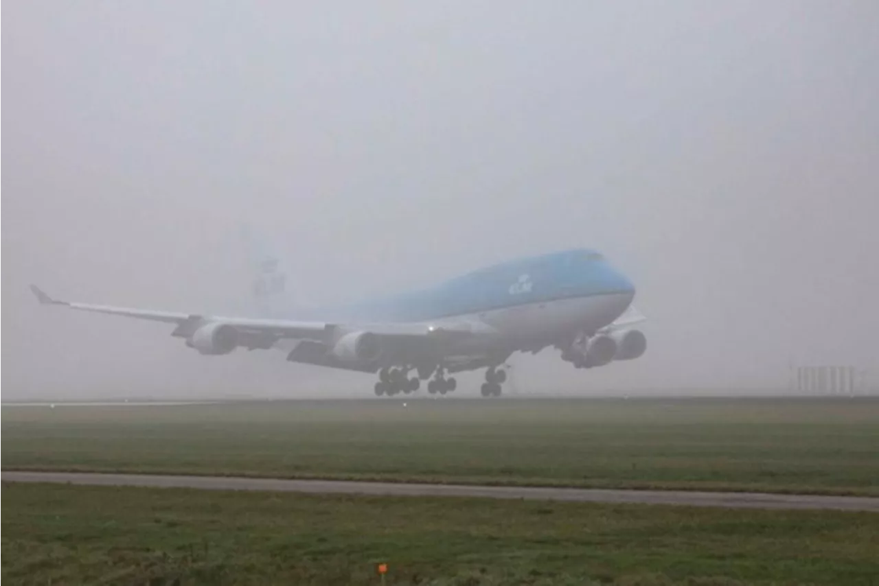 Tientallen vluchten op Schiphol, Rotterdam en Eindhoven geschrapt door mist, momenteel enkel vertragingen in Z