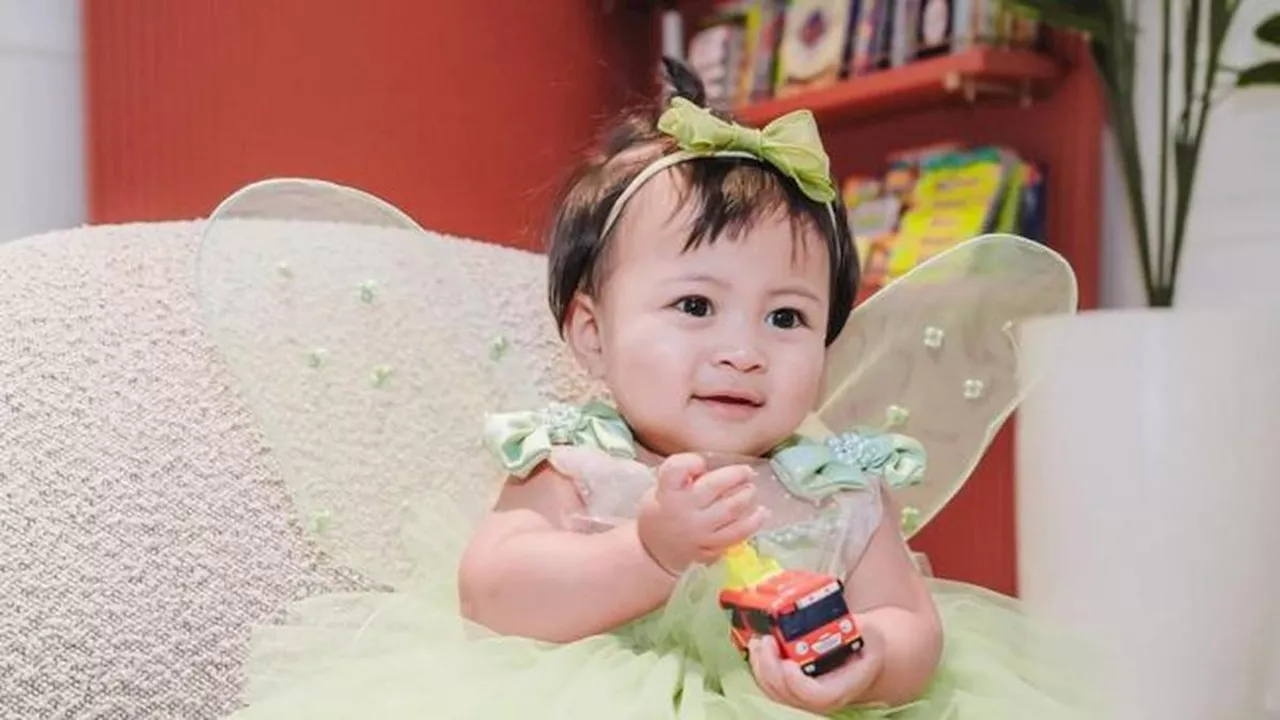 5 Potret Terbaru Baby Lily Bergaya Peri Ditemani Raffi Ahmad, Caption Menyentuh Jadi Sorotan