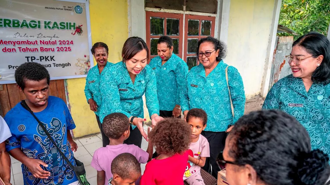 TP PKK Papua Tengah Berbagi Kasih Natal dengan 323 Anak Panti Asuhan