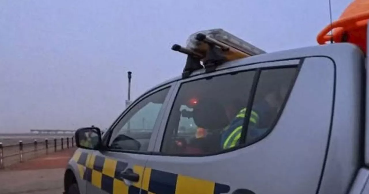 Dog walker 'disorientated' on Lancs beach as thick fog swamps area