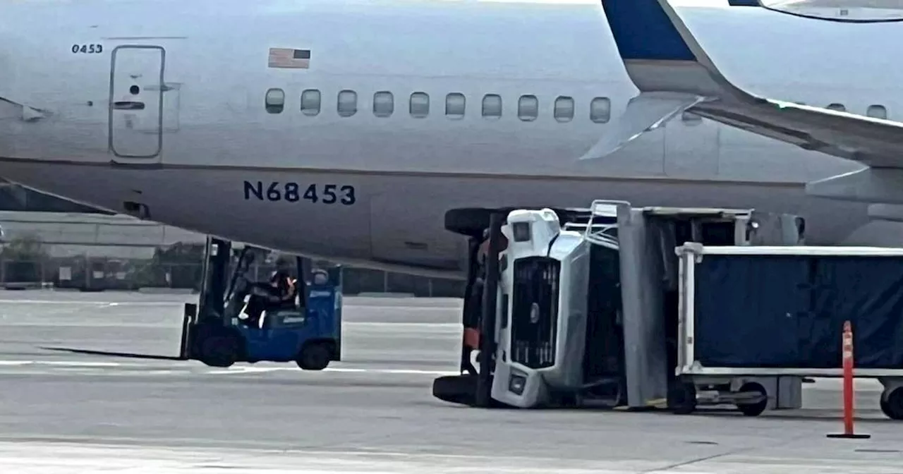 United Airlines Plane Hits Box Truck at Miami Airport