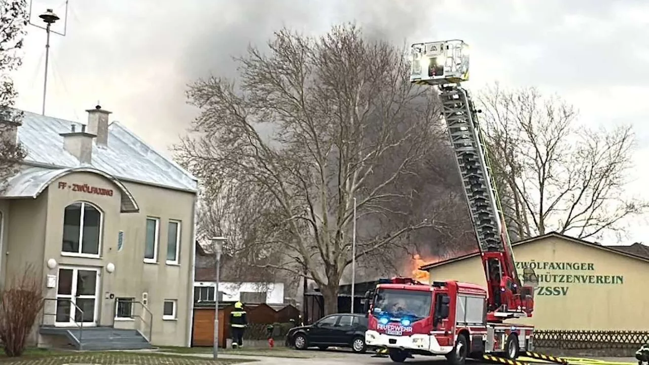 Großbrand zerstört Dartvereinshaus in Zwölfaxing