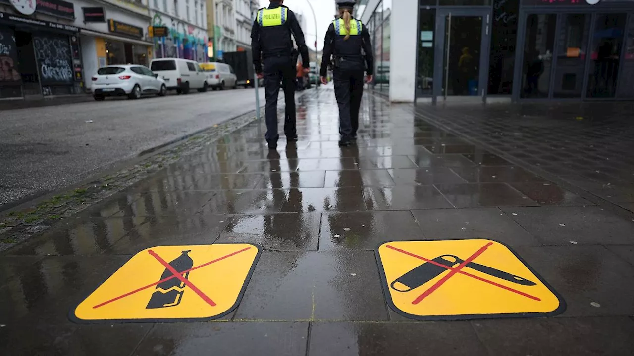 Hamburg & Schleswig-Holstein: Hamburger Polizei: Bislang etwa 990 Fälle mit Messereinsatz