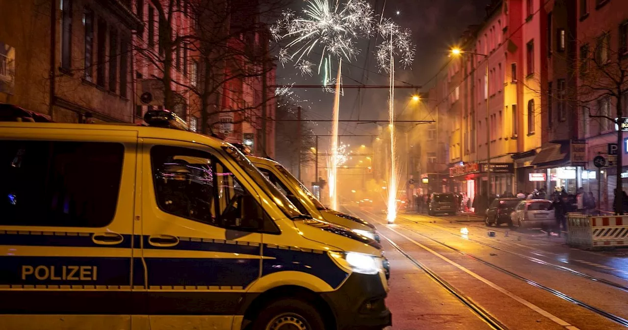 Straftaten, Anschlagsgefahr, Böller: OWL-Polizei bereitet sich auf Silvester vor