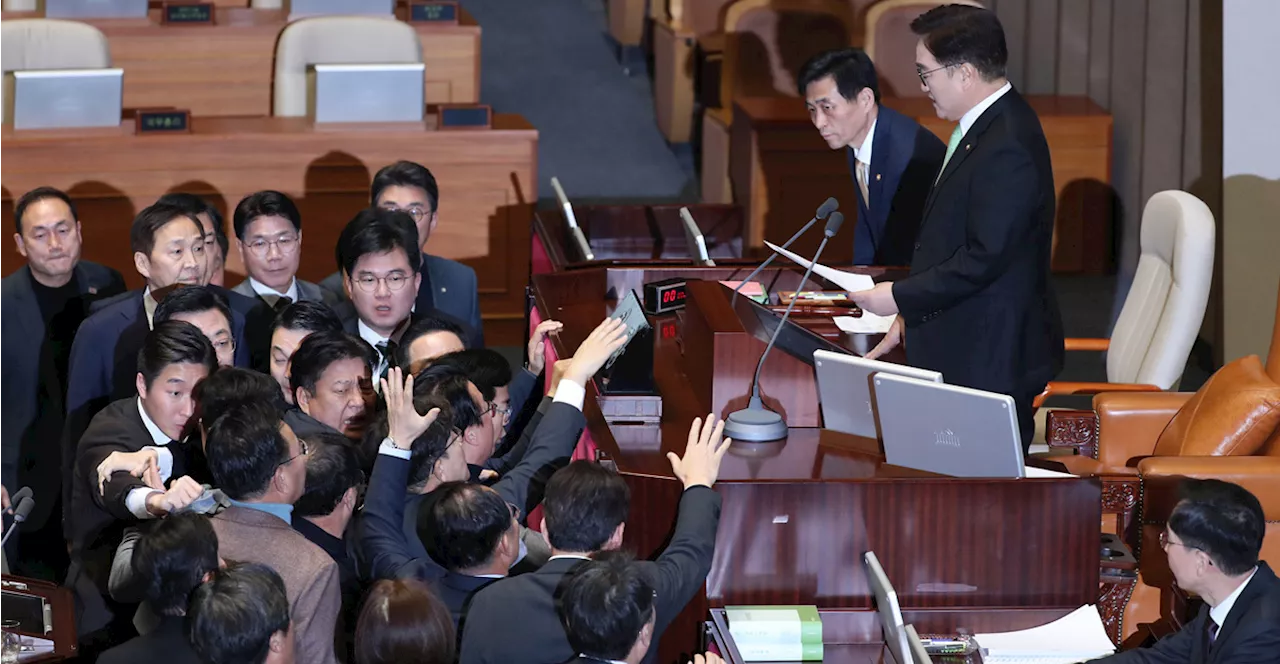 국민의힘, 한덕수 탄핵소추안 가결에도 '투표 불성립' 주장