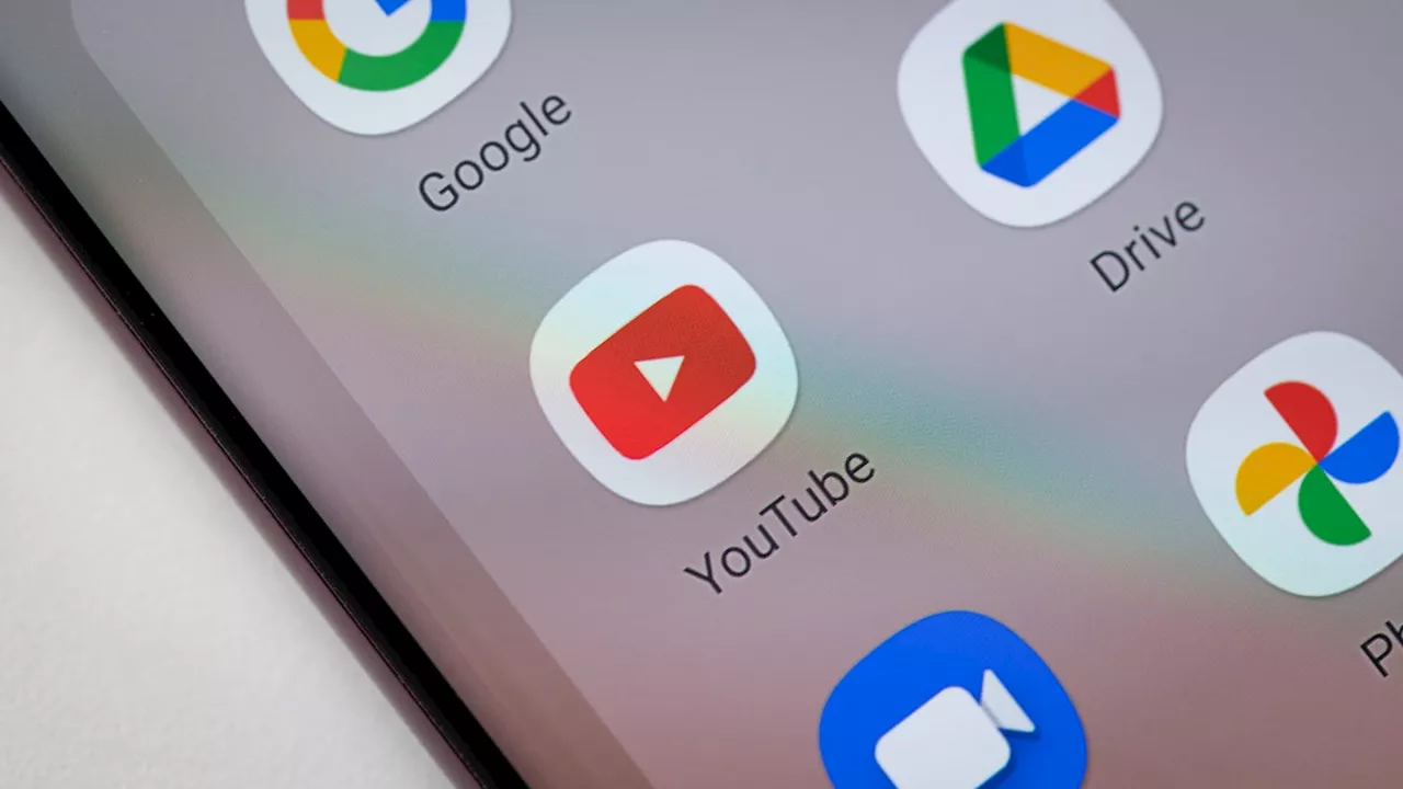 YouTube Tests 'Play Something' Button for Easier Video Discovery