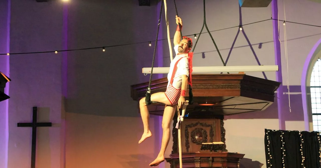 Circus in Meppel is deze winter in de kerk: 'Trapeze kan ook aan 400 jaar oude balken'