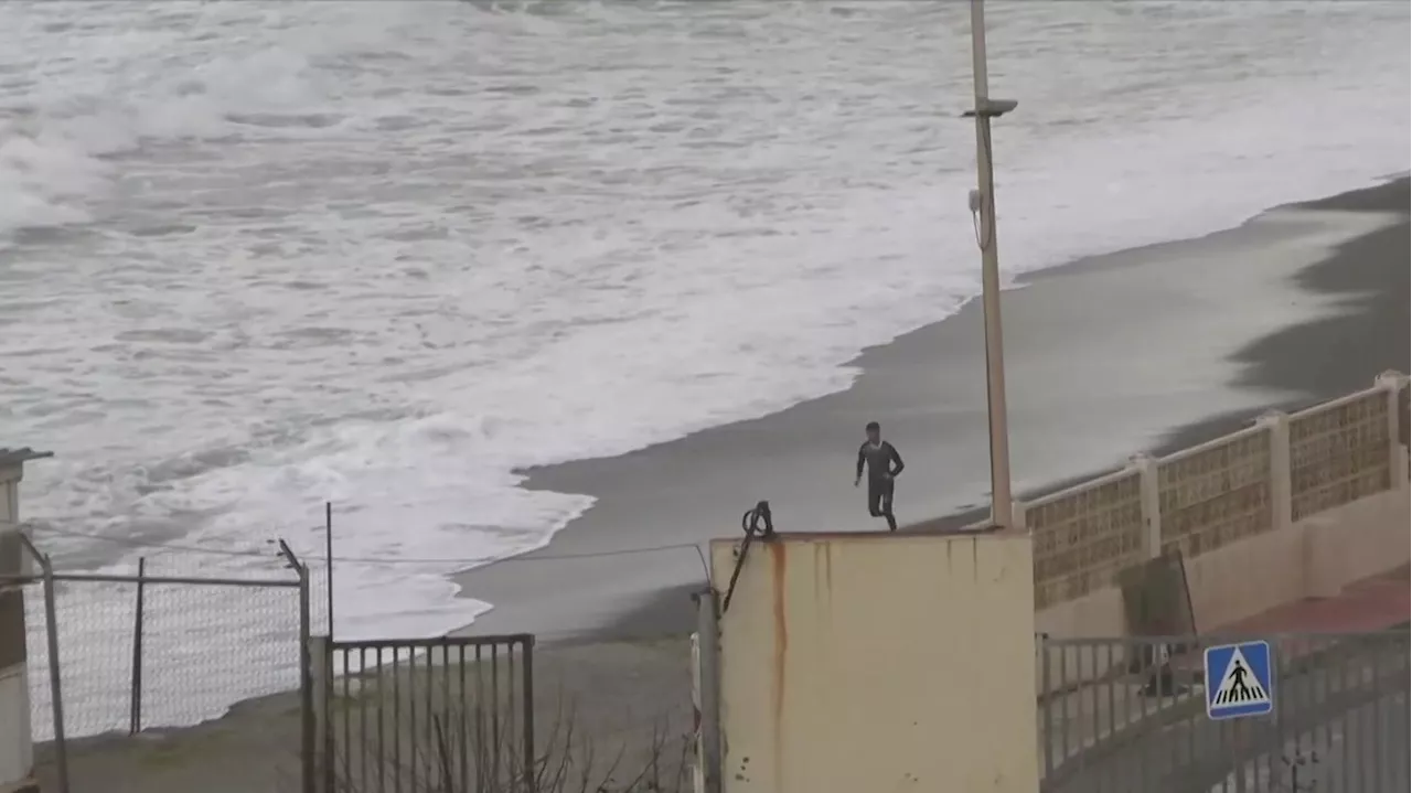 30 Menores Migrantes Llegan a Ceuta Nadando Aprovechando Mal Tiempo