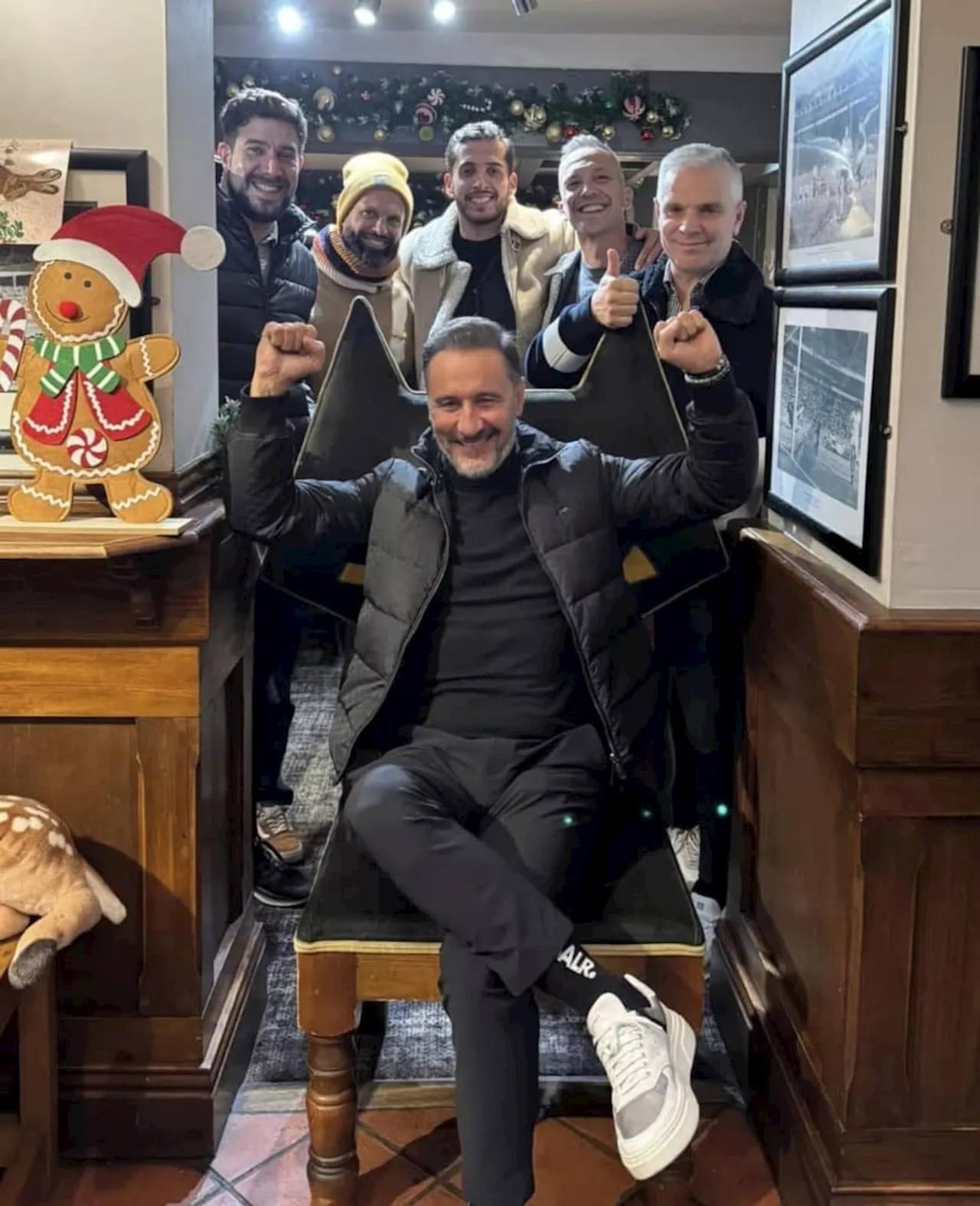 Wolves Boss Pereira Celebrates Christmas With Pub Dinner