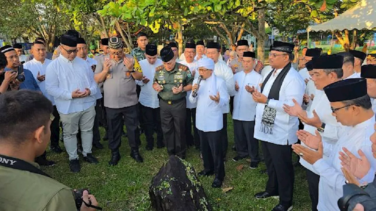 Mengenang 20 Tahun Tsunami Aceh, Kapolda Aceh dan Forkopimda Ziarah ke Kuburan Massal Ulee Lheue