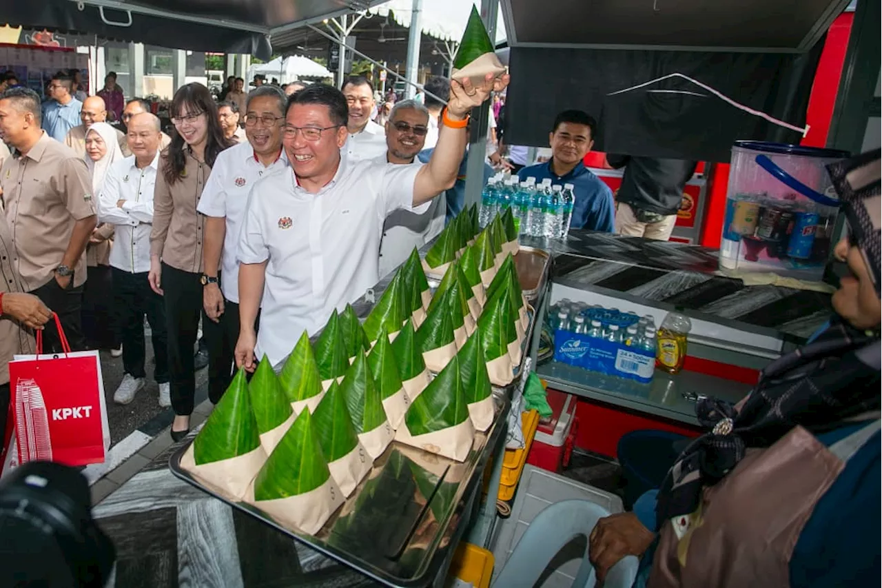 Kecam sambutan Krismas di pejabat KPKT: Kor Ming tuduh Pas parti hipokrit