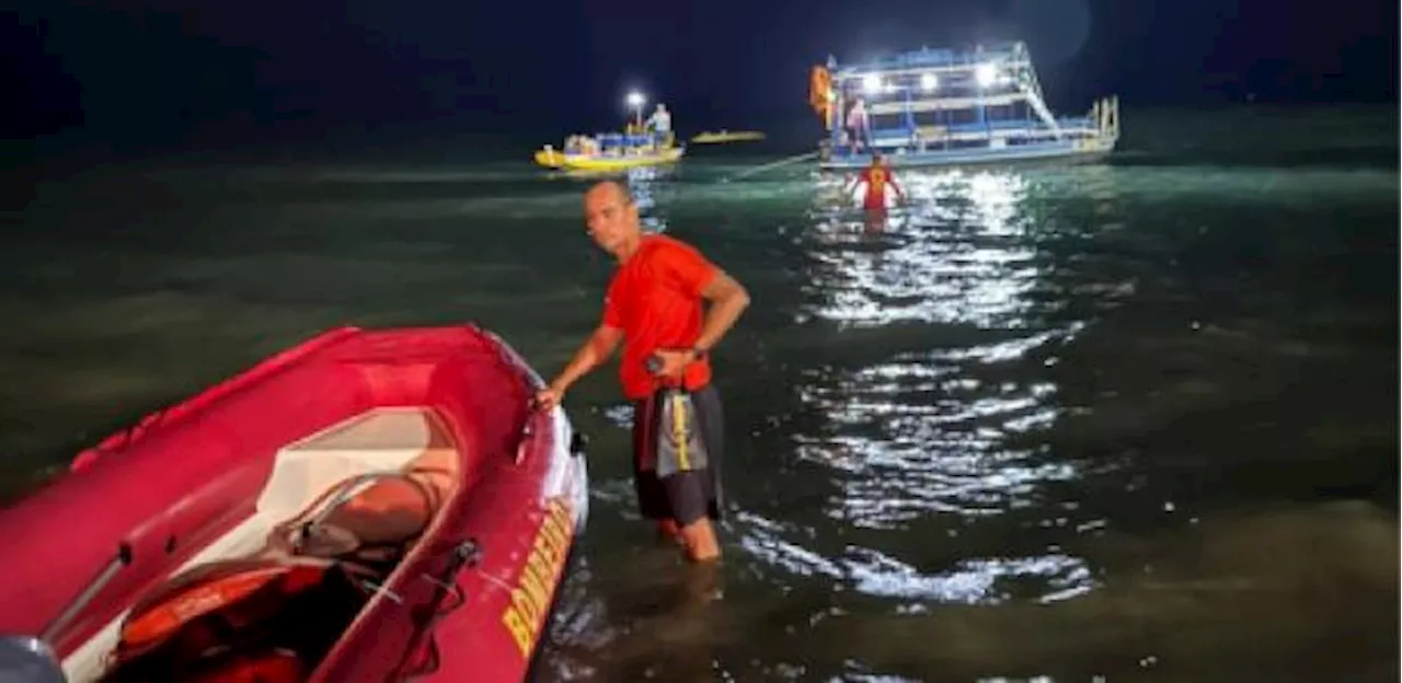 Jangada com 12 pessoas naufraga em Maceió após passeio às piscinas naturais