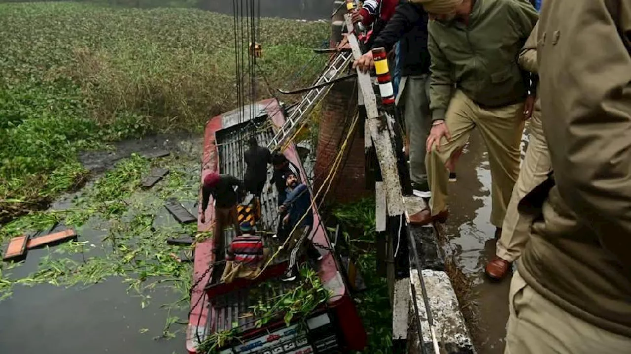 പഞ്ചാബില്‍ ബസ് അപകടത്തില്‍ എട്ട് മരണം