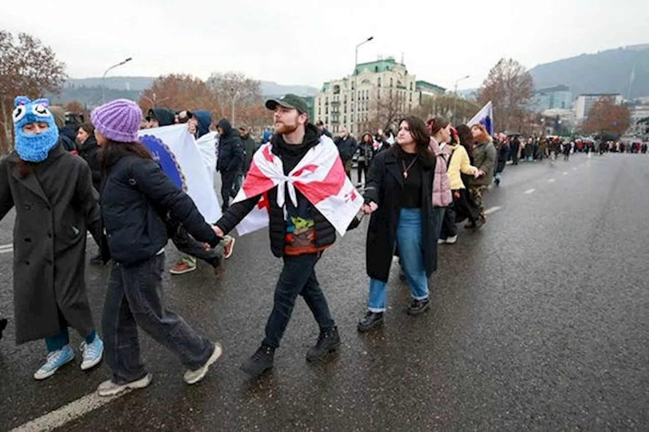  Mänsklig kedja i Georgien i protest mot regimen