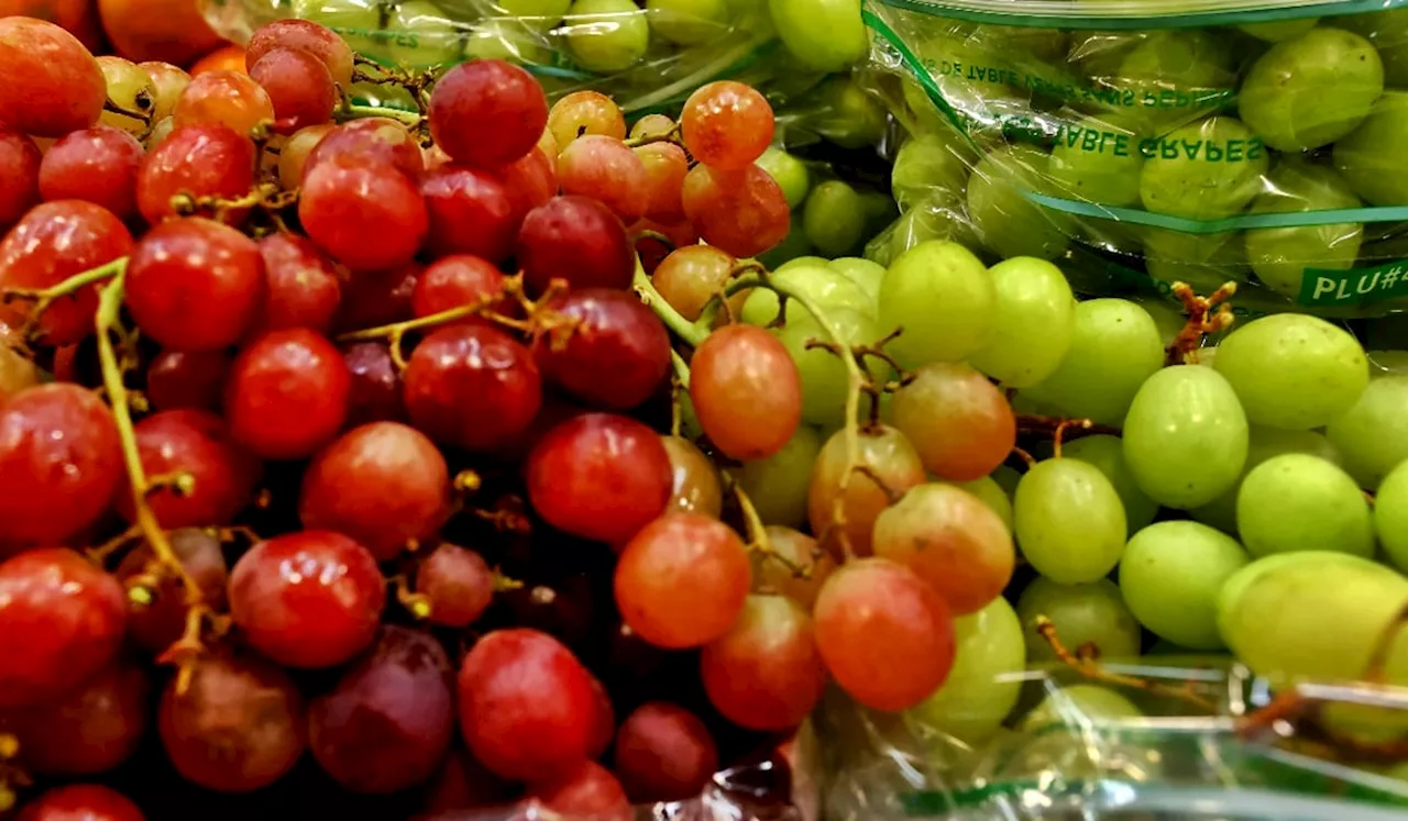 FOTOS: Deseos para Año Nuevo por los cielos; venden kilo de uva hasta en 250 pesos