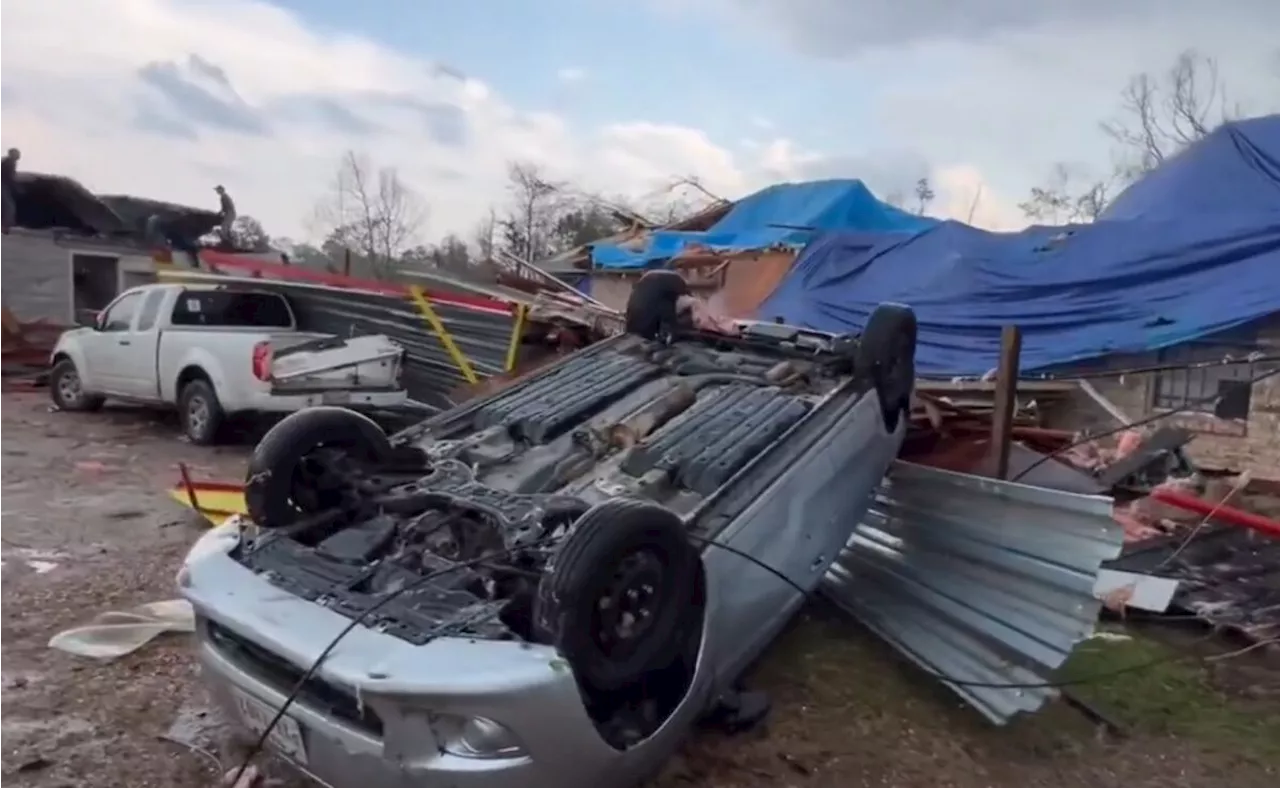 Múltiples tornados azotan Houston; reportan daños en viviendas