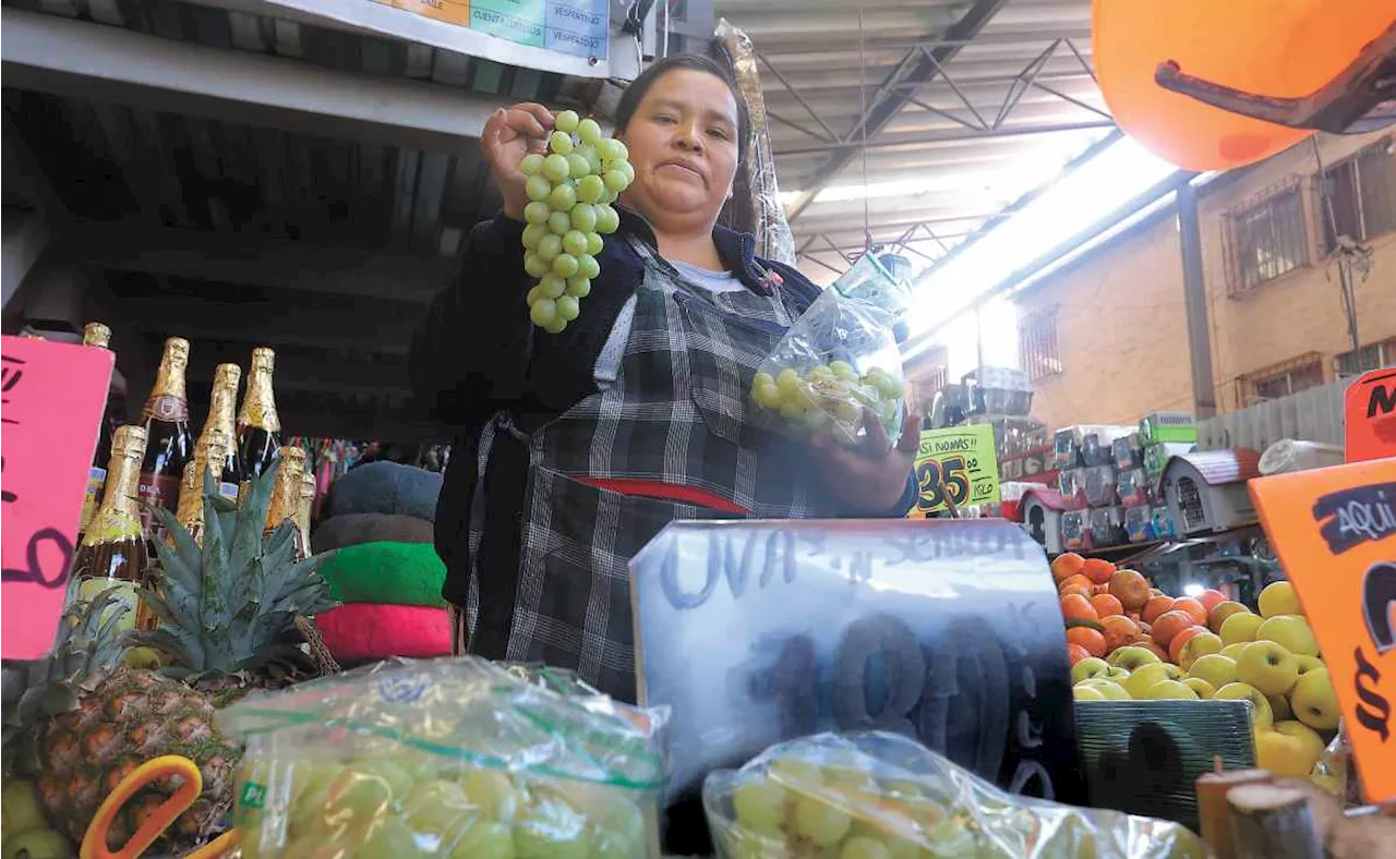 Precios de uva de Año Nuevo alcanzan hasta 250 pesos