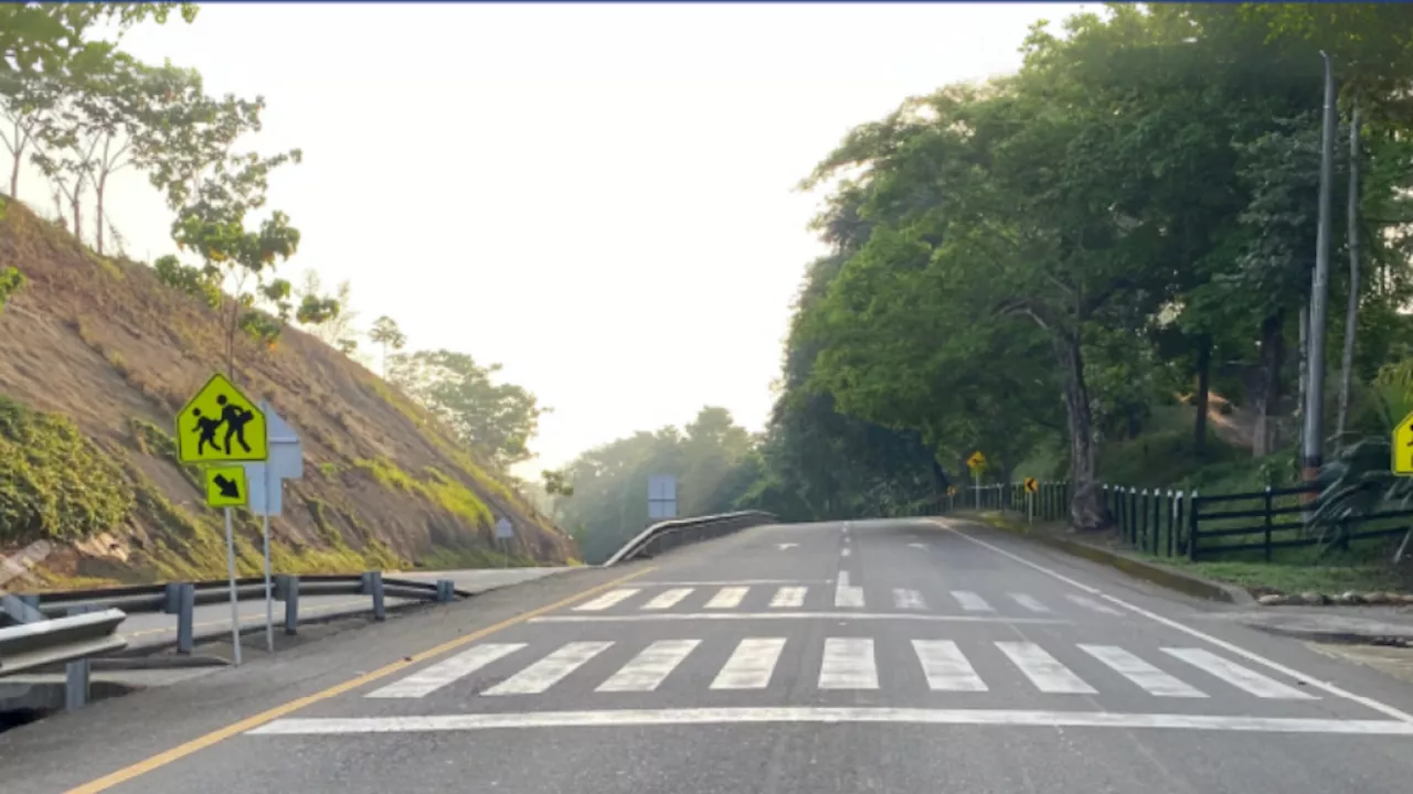 Vía antigua entre Bucaramanga y Barrancabermeja se mantiene cerrada por derrumbe