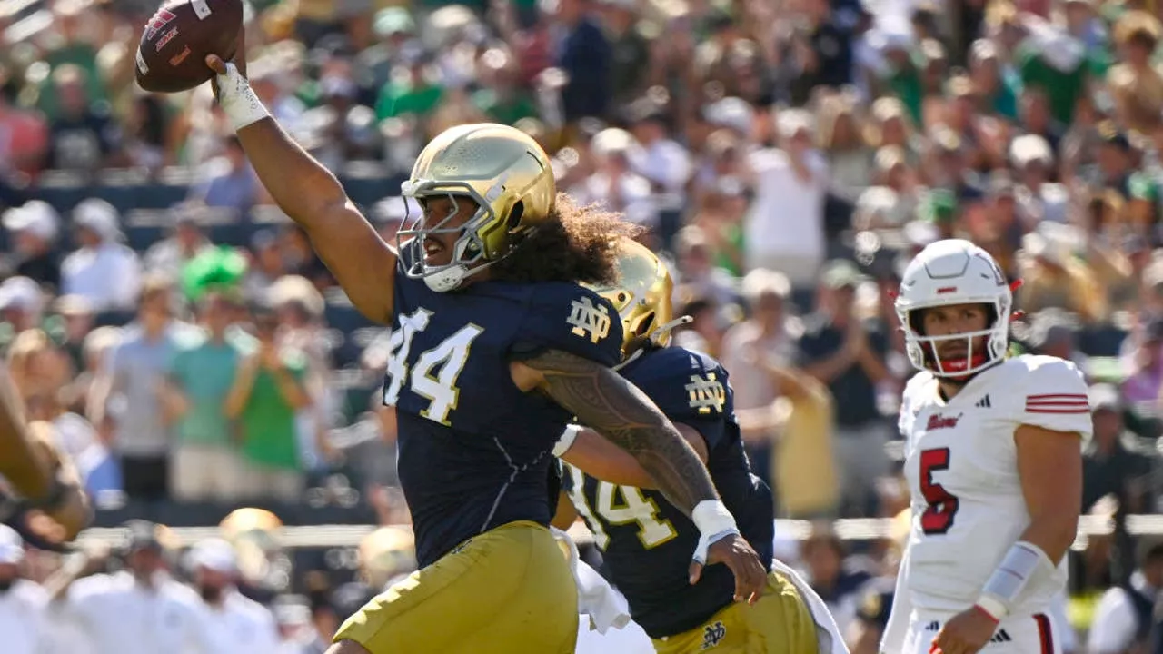 Notre Dame Defense Faces New Challenge After Mills' Injury