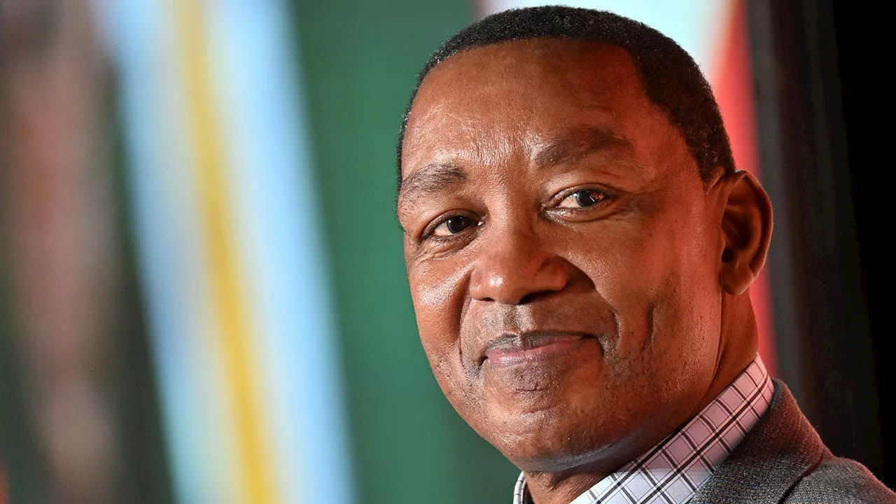 Isiah Thomas Reveals Bell's Palsy Diagnosis