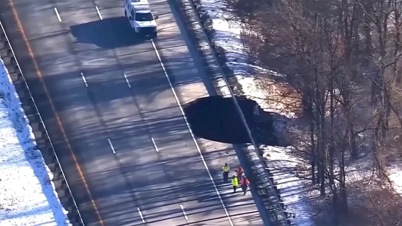 Sinkhole Closes Lanes on New Jersey Interstate 80