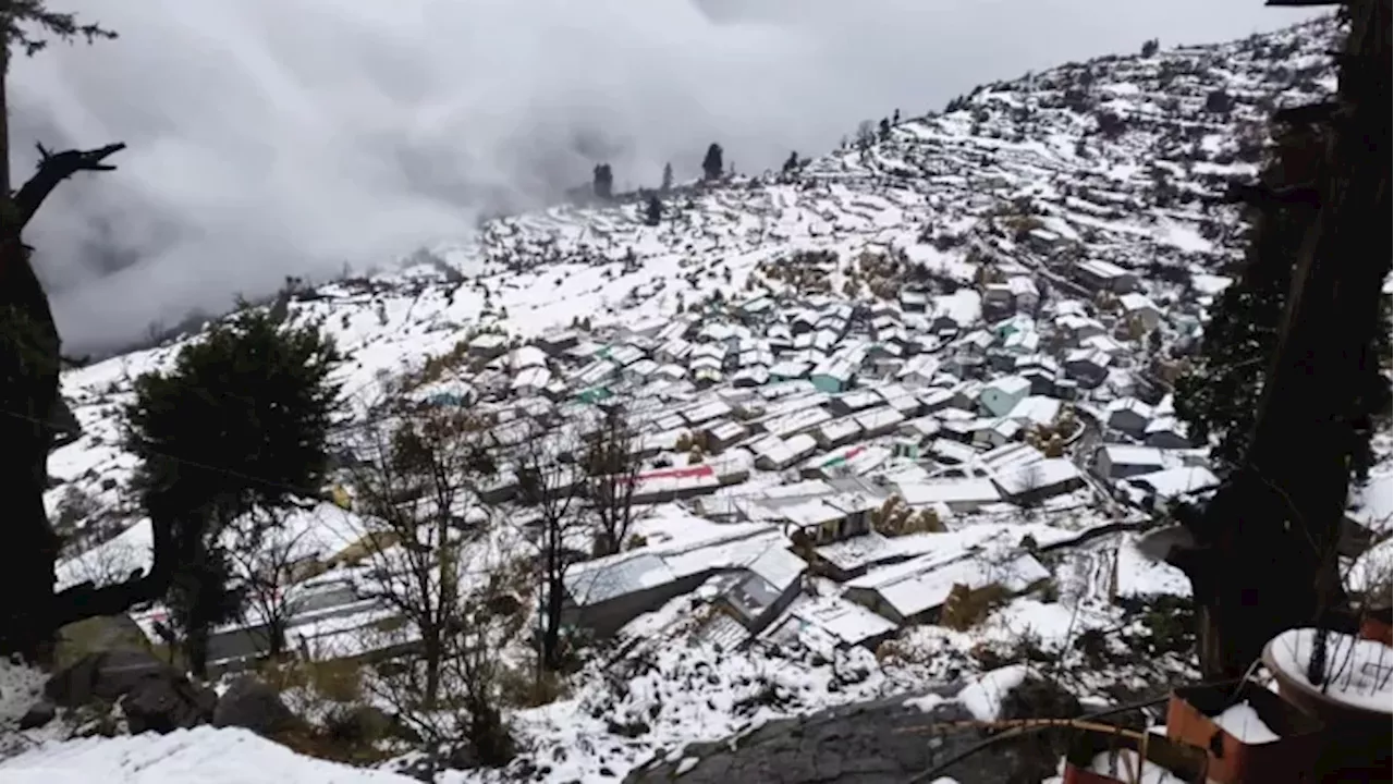 उत्तराखंड में भारी बर्फबारी, 100 गांवों का संपर्क कटे