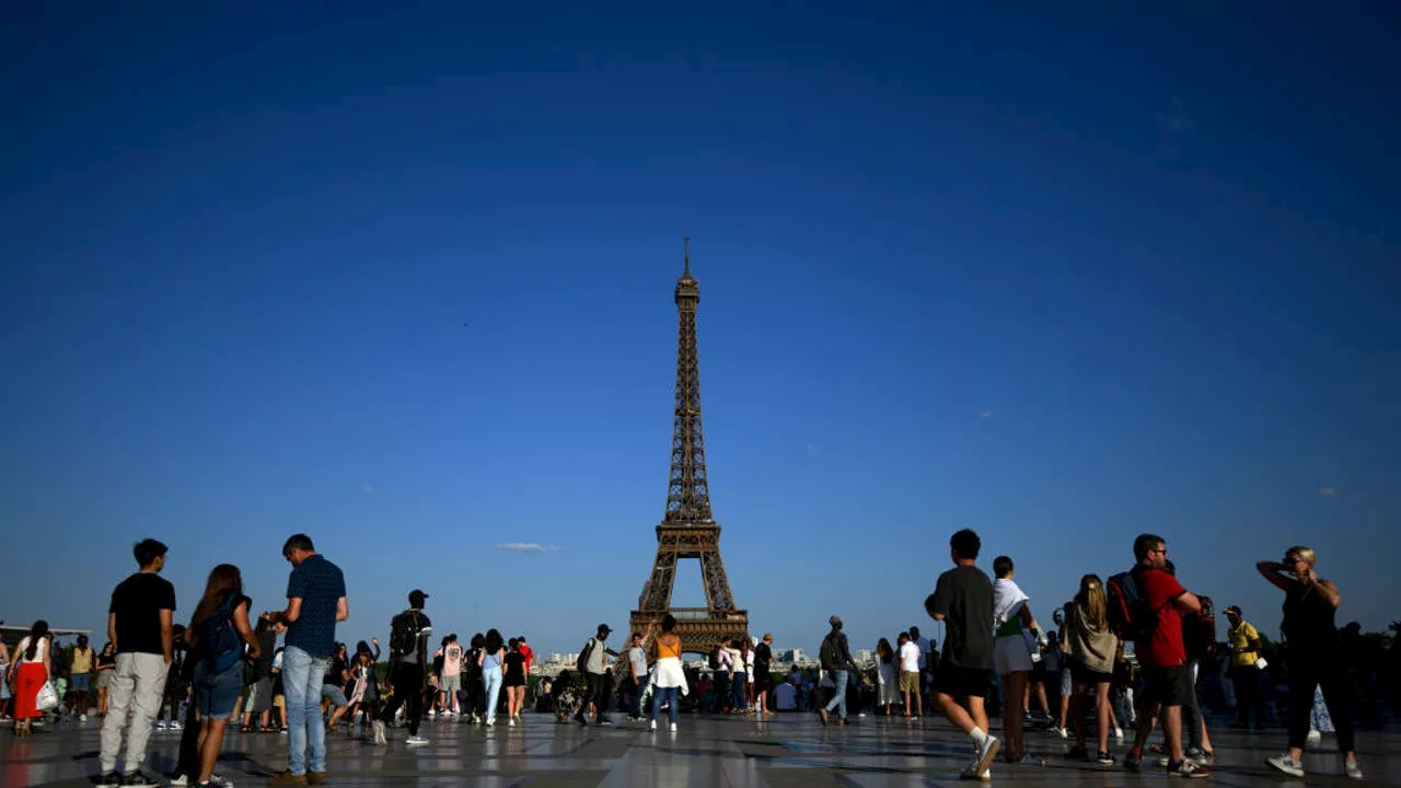 Global Tourism Surge Prompts Stricter Visitor Limits in Europe