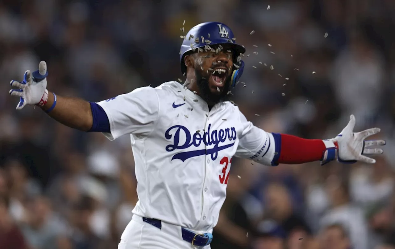 Dodgers Re-Sign Teoscar Hernandez to Three-Year Deal