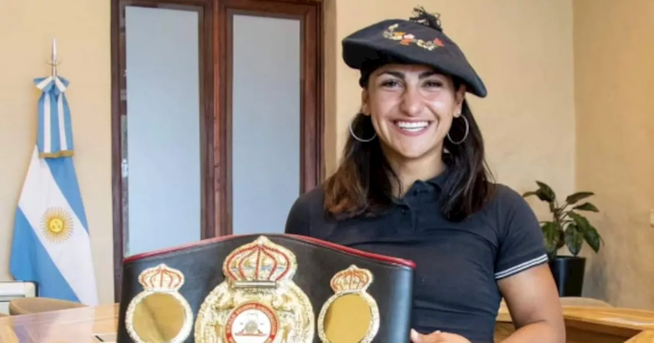 Boxeadora Nazarena 'La Capricho' Romero denuncia robo de su título mundial