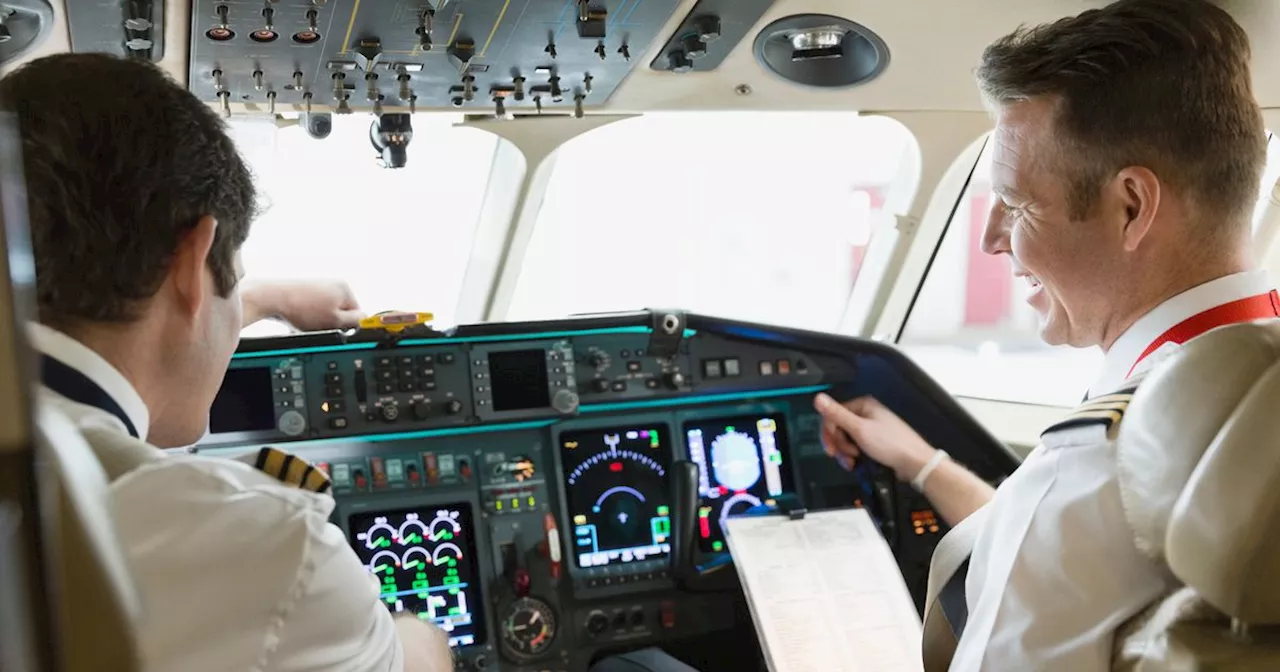 Chat with Pilots: Simple Trick to Enhance Your Flight Experience