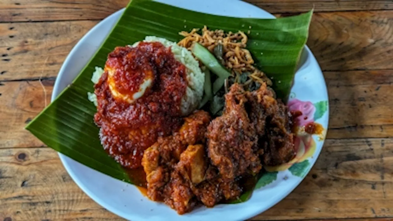 Head to Nasi Lemak Angah on Jalan Ipoh for a ‘nasi lemak’ full of flavour... and personality