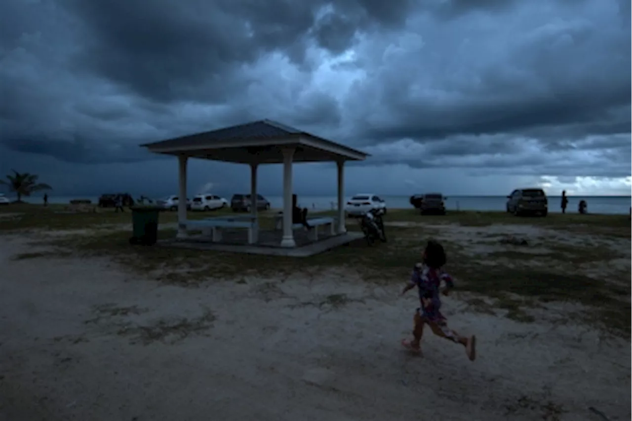 Strong Winds and Rough Seas Warning Issued for Malaysian Waters