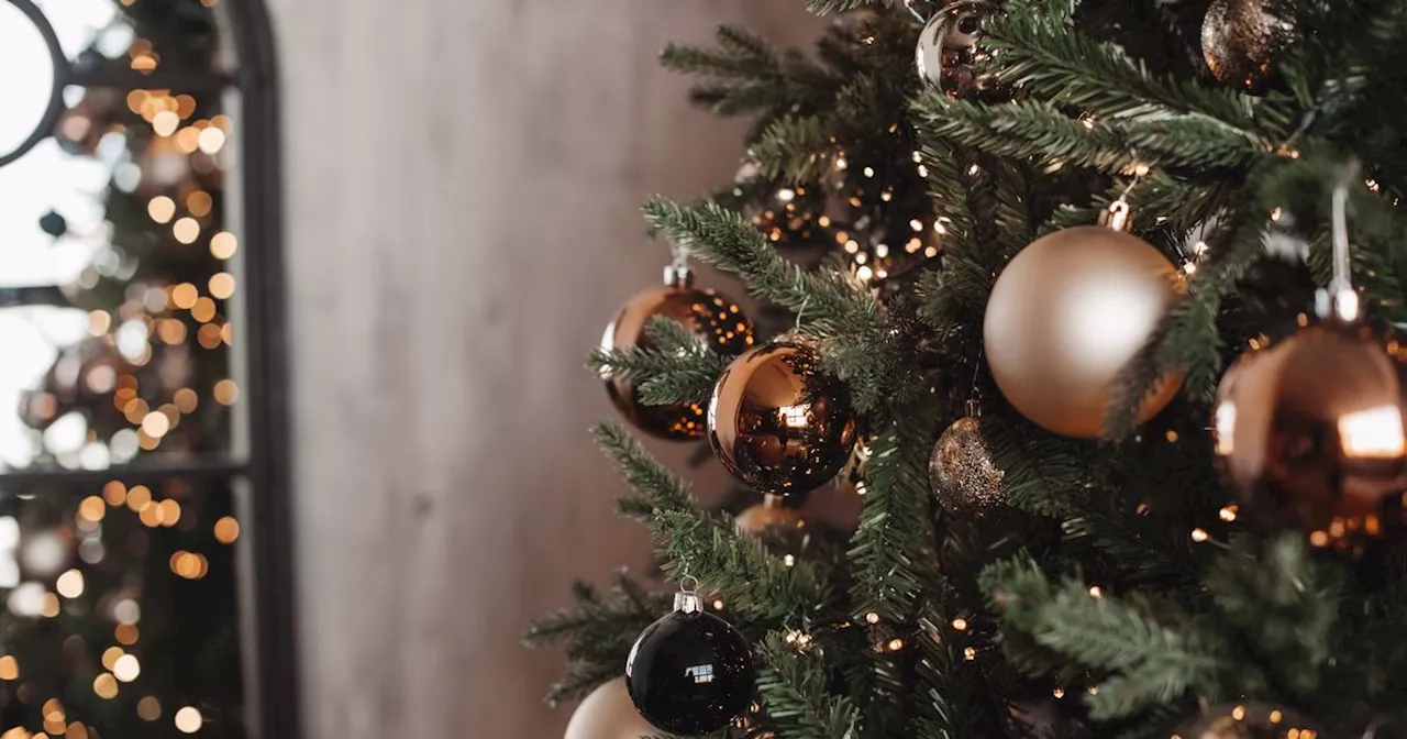 When to Take Down Christmas Decorations: Tradition vs. Preference