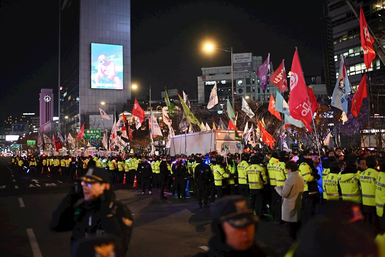 Thousands Protest in South Korea as Yoon Suk Yeol Impeachment Crisis Deepens