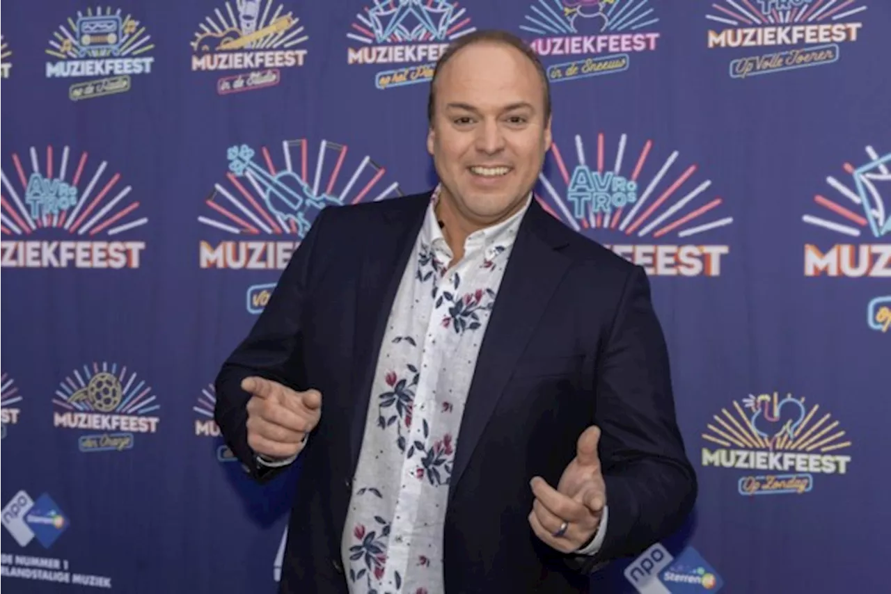 Frans Bauer verrast fans met kaalgeschoren hoofd: “Met een glad koppie het nieuwe jaar in”