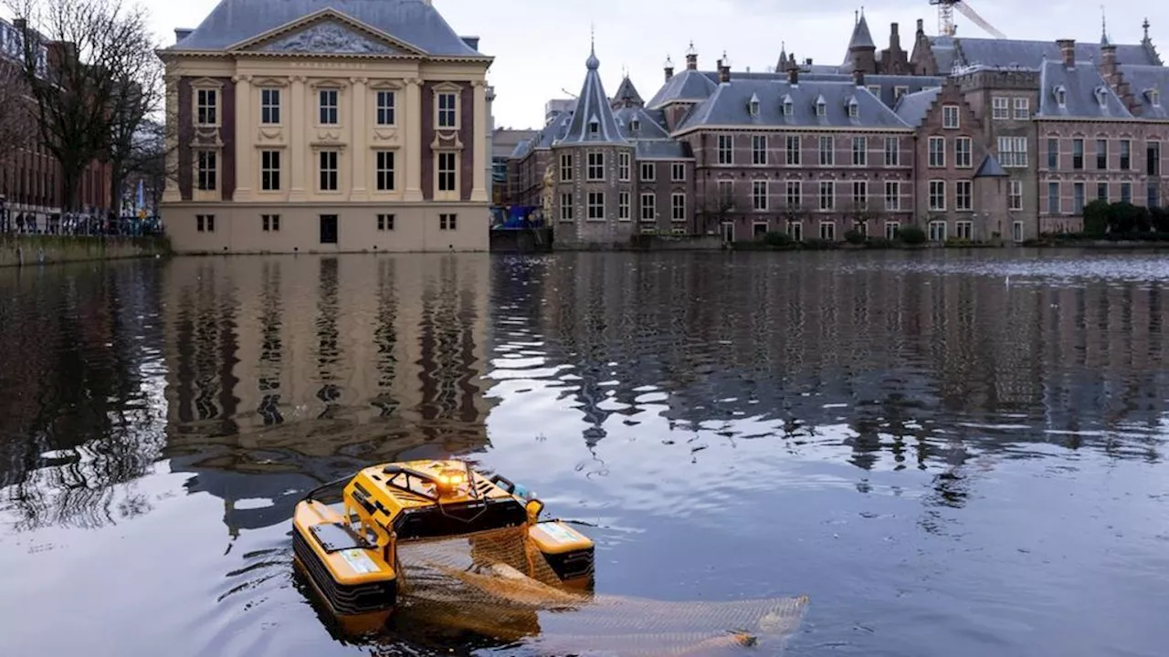 'Robootje' gaat Hofvijver in Den Haag schoonhouden