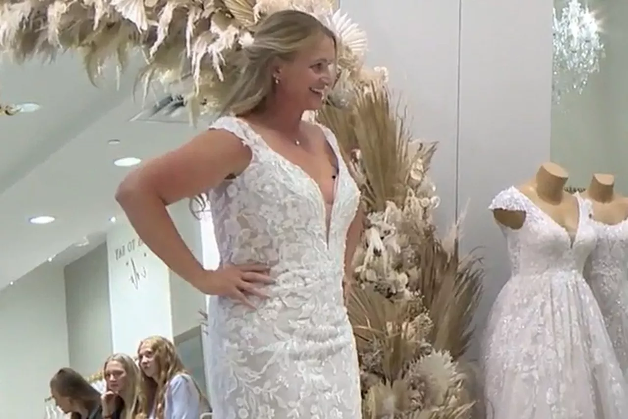 Christine Brown's Daughters Get Emotional Supporting Her Wedding Dress Shopping