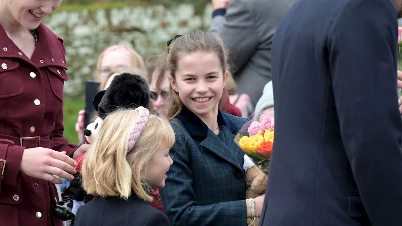 Prinzessin Charlotte bricht beim Weihnachtsspaziergang Tradition