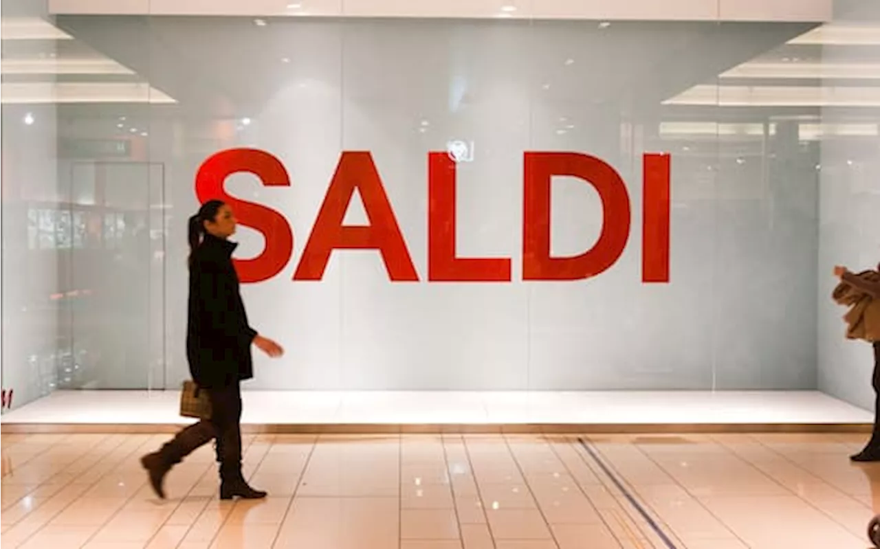 Saldi invernali 2025, i consigli di Altroconsumo per fare acquisti senza brutte sorprese