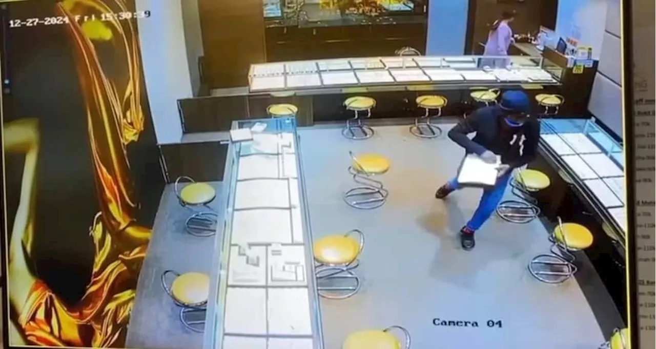 Armed Robbery Caught on Camera at Busy Melaka Shopping Mall