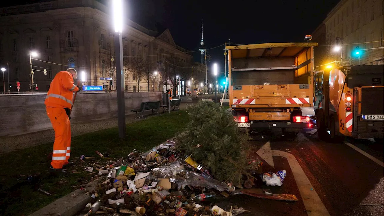 BSR räumt Berlin nach Silvester auf