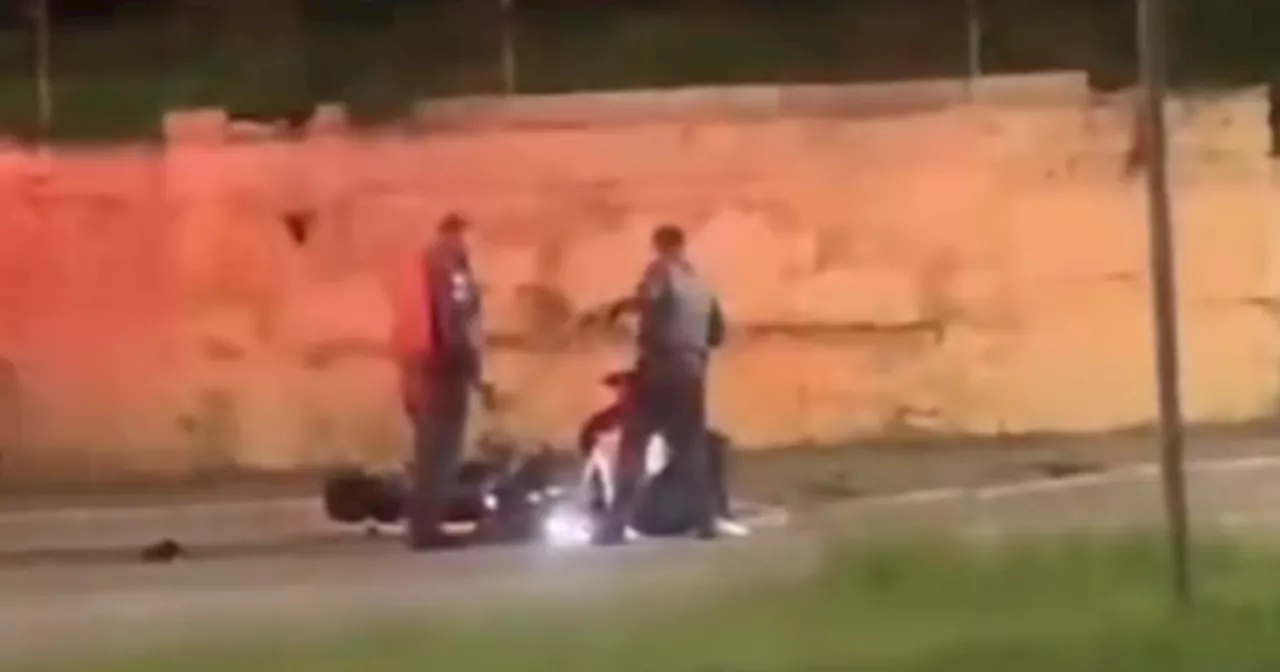 Polícia Militar É Filmado Agredindo Motociclista em São Paulo