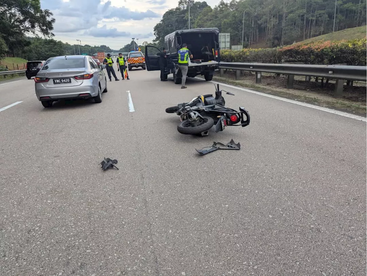 Motorcyclist Killed in Highway Accident, Truck Driver Fleeing